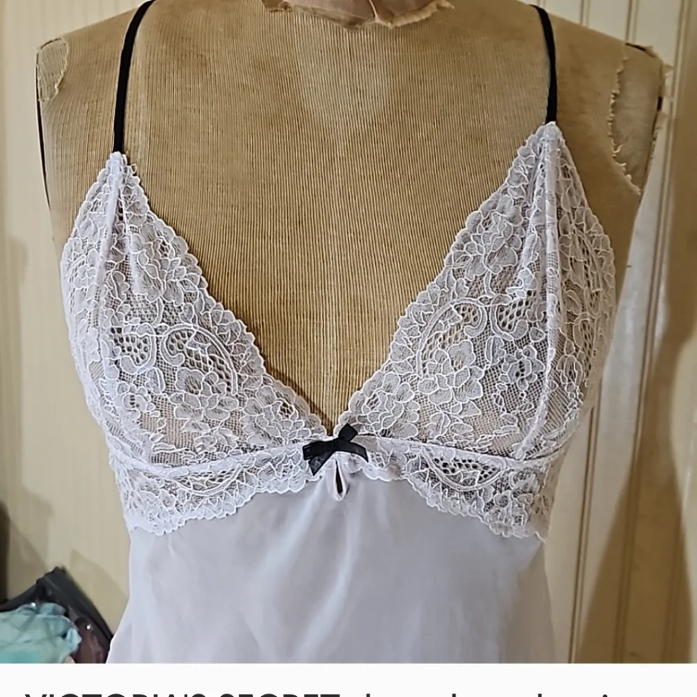 VICTORIA'S SECRET sheer, lacy chemise size Medium